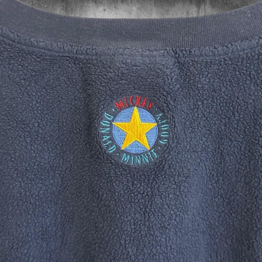 Disney vintage Mickey Mouse crewneck sweatshirt  Mickey, Donald, Goofy & Minnie - Picture 6 of 7